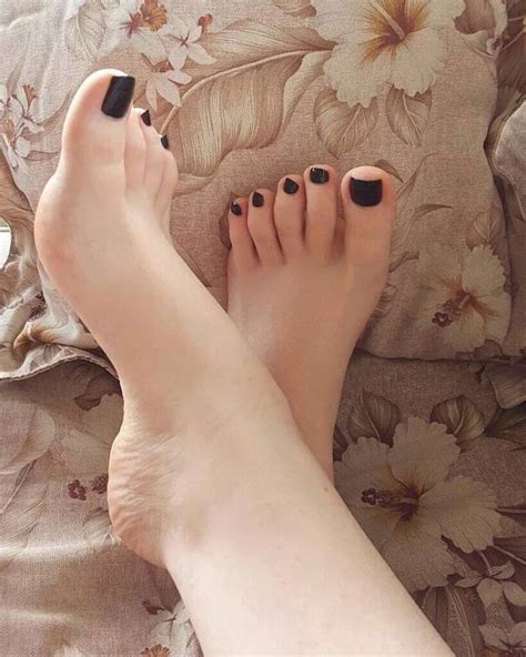 Black Nail Polish Toes Feet Nails Beautiful Toes Gorgeous Feet