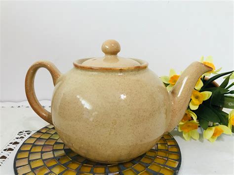 Vintage PRISTINE ENGLAND Ceramic Teapot Beige Round Teapot - Etsy