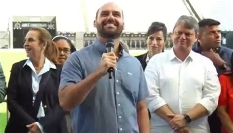 Eduardo Bolsonaro é Vaiado E Desiste De Falar Em Evento Com Tarcísio Na