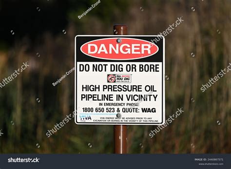 dial   dig royalty  images stock  pictures