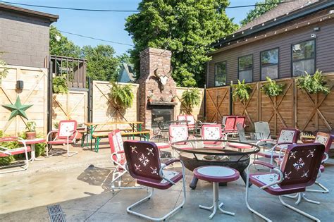 Public House Bar & Restaurant in Nashville TN | Urban Cowboy Nashville