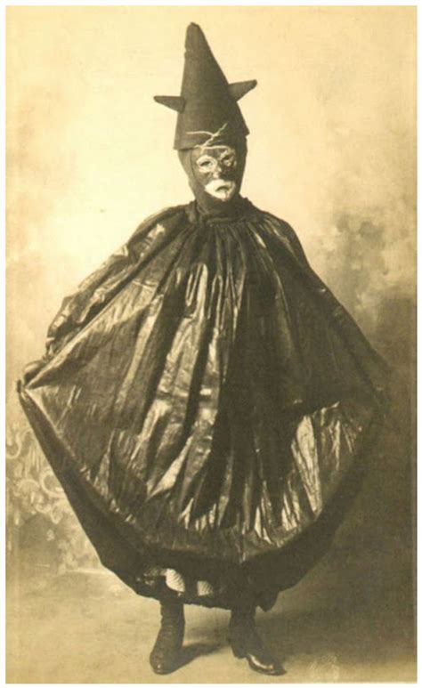 These creepy vintage Halloween photos are scarier than anything you'll ...