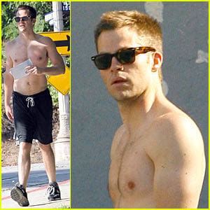 Chris Pine Is Shirtless Picks His Nose Chris Pine Shirtless Just