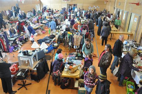 In Gebrazhofen Ist Hallenflohmarkt