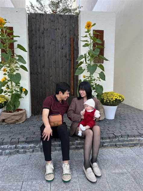 Kết hôn năm mới sinh con hot girl Lào lấy chồng Việt Muốn yêu con vô điều kiện mẹ phải có