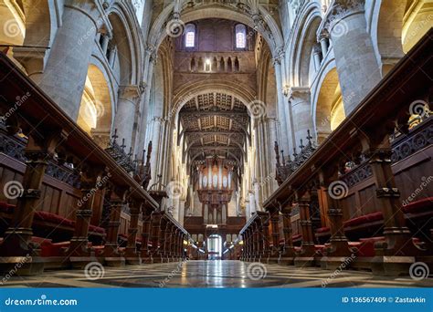 El Interior De La Catedral De La Iglesia De Cristo Universidad De