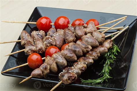 Barbacoa De Corazones De Pollo A La Parrilla Foto De Stock En