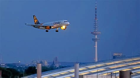 Air Defender Hamburg Flughafen Zwei Flieger Landen Nach Mitternacht