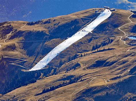 Skiing season opening in Austria : r/europe