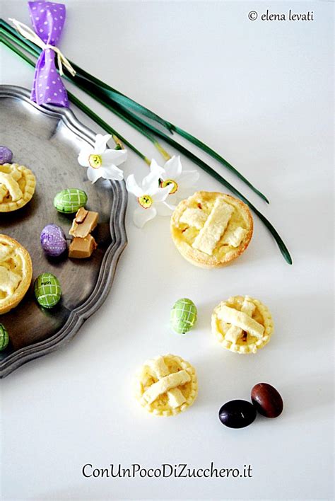 Pastiere Mignon Al Cioccolato Con Un Poco Di Zucchero