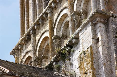 Atlas Roman Lusignan Eglise Notre Dame Et Saint Junien