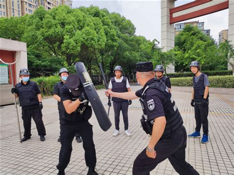 多措并举提高反恐安全教育——嘉兴市南溪中学开展反恐演练