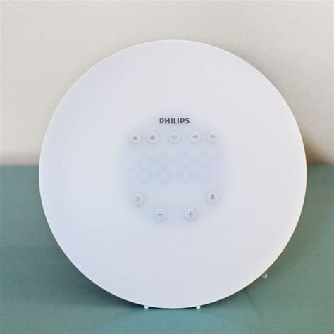 Philips HF3505 Wake-Up Light Review: A Basic Clock