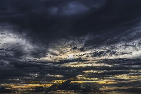 1000+ Beautiful Dark Clouds PhotosPexelsFree Stock Photos