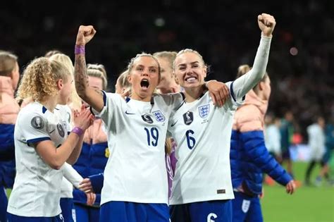 Aston Villa S Rachel Daly Sent Message By Lionesses Legend Ahead Of