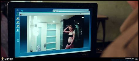 Naked Rosamund Pike In Hector And The Search For Happiness