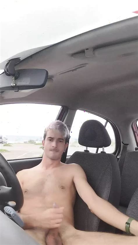 Vídeos porno gay de Masturbándose en el coche gratis Películas sexo gay xHamster