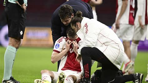 L'Ajax devra se passer de Youri Regeer ; la participation de Takehiro