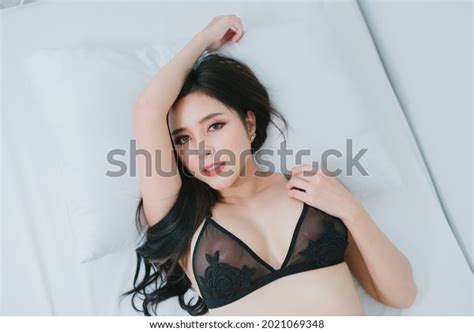 Beautiful Sexy Woman Black Lingerie Stock Photo 2021069348 Shutterstock