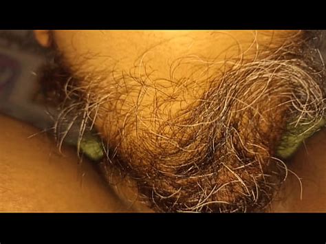 Dándole una buena mamada de panocha y se termina mojada con el clítoris hinchado XVIDEOS