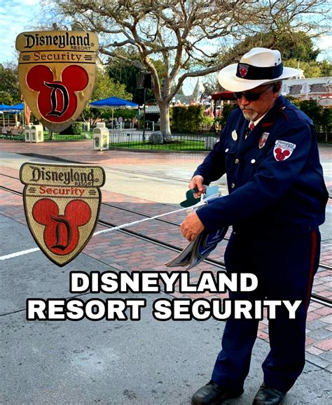 Current Style Disneyland Security working the Rope... - Amusement Park