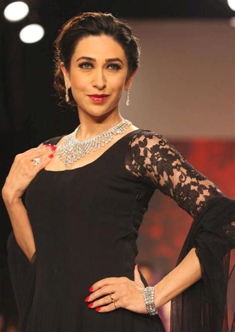 Actress Karisma Kapoor Sexy Hot Photos At IIJW 2013 Spicy Ammayi