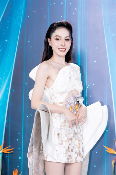 Thảm đỏ hot nhất tối nay Thùy Tiên Ý Nhi đọ sắc khét lẹt nàng hậu tái xuất hậu bí mật