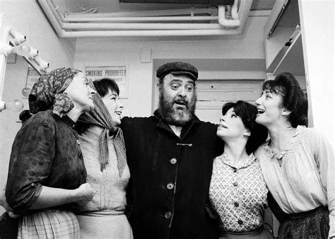 Joanna Merlin, Original 'Fiddler on the Roof' Star, Dead at 92