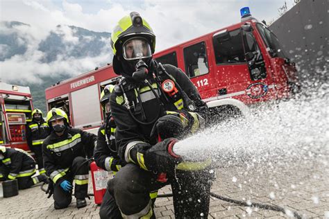 Concorso Vigili Del Fuoco Requisiti Posti E Bando Miur Istruzione