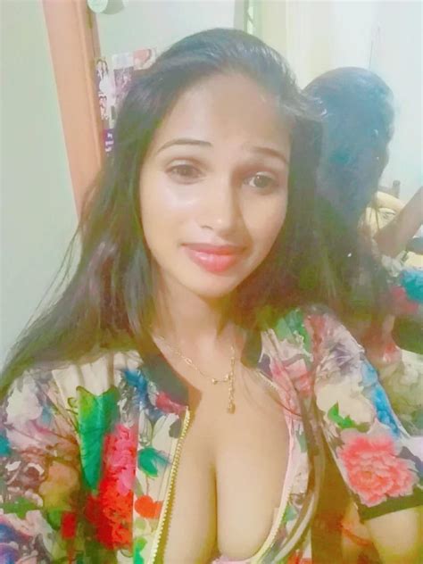 Desi University Girl Nude Hot Boobs Show Pic Must Watch Desi Pics HD SD MasalaDesi