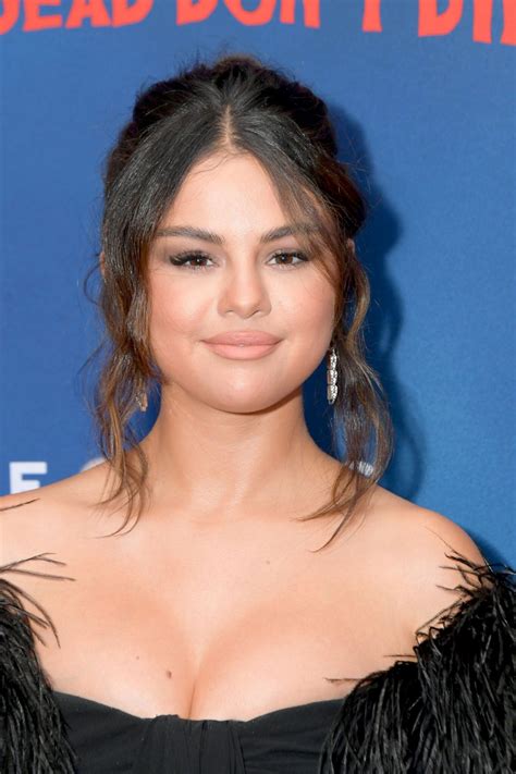 Selena Gomez Sexy Cleavage Hot Celebs Home
