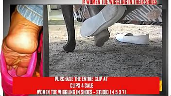 Carnosos Pies A Los Pies Meneando Pt 2 XVIDEOS