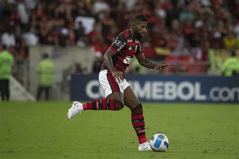 A declaração de Rodinei sobre voltar ao Flamengo