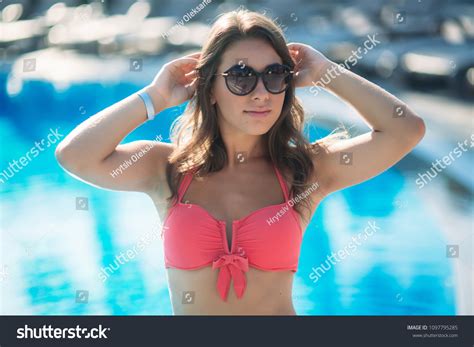 Sexy Woman Bikini Enjoying Summer Sun库存照片1097795285 Shutterstock