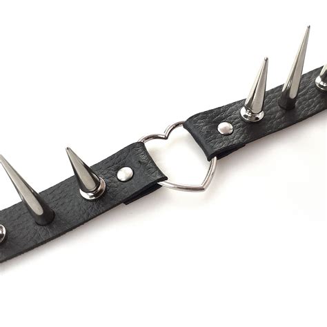 Чокер Серце з великими шипами із натуральної шкіри Art of Sex Crystal колір Чорний SO6703