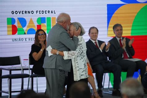 Presidente Lula E Ministra Luciana Santos Entregam Ordem Nacional Do