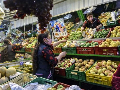 Texto do El País Pobreza extrema será a mais alta dos vinte anos na América Latina Rocío