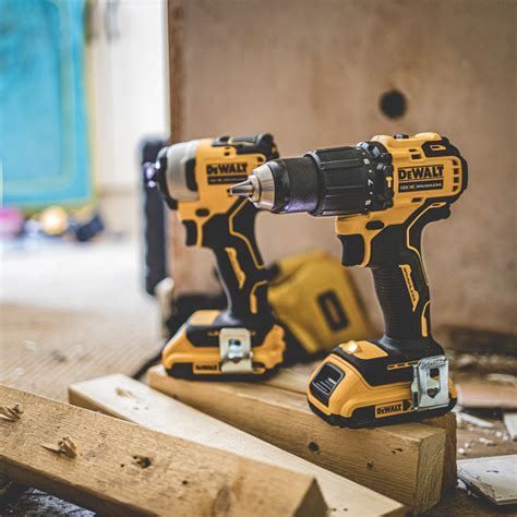 DeWalt DCK2062D2T GB 18V XR Brushless Compact Combi Drill Impact