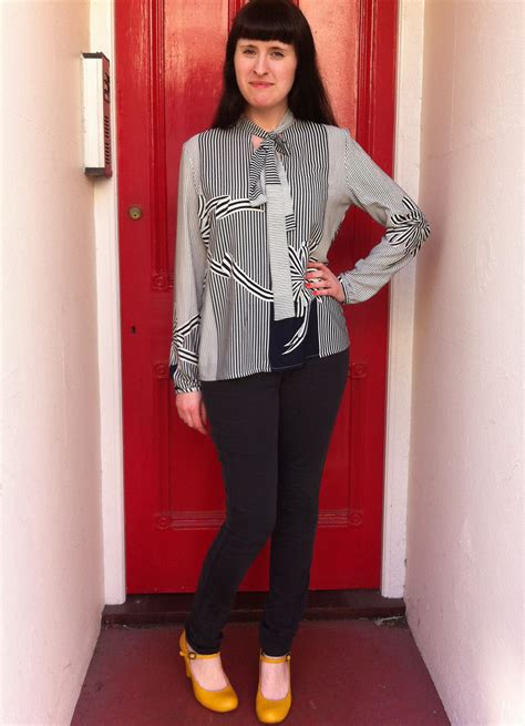 So Zo Lady Like Pussy Bow Blouse