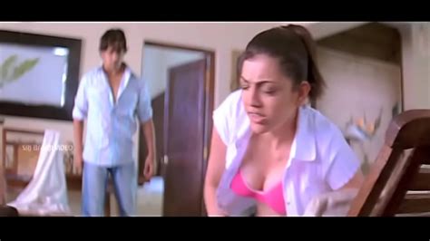 Kajal Agarwal Milky Boobs Show Slow Motion