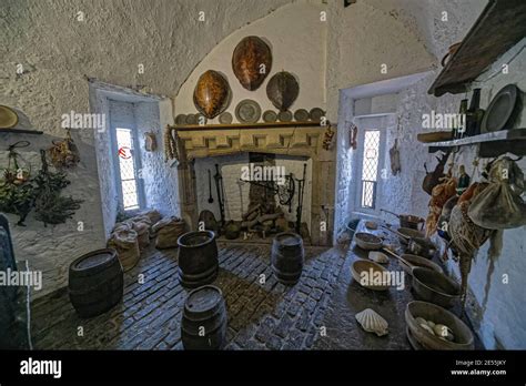 Bunratty castle interior hi-res stock photography and images - Alamy