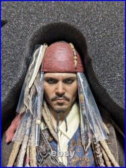 Hot Toys Pirates Of The Caribbean Captain Jack Sparrow DX Action Figure Pirates Of The