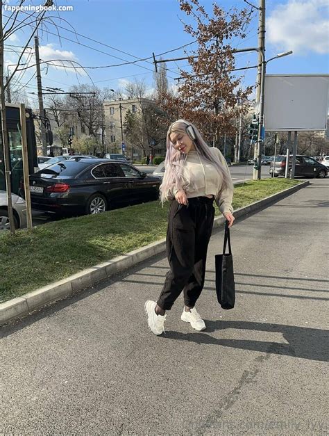 Emily Lyy Emily Lyy2012 Nude OnlyFans Leaks Fappening FappeningBook