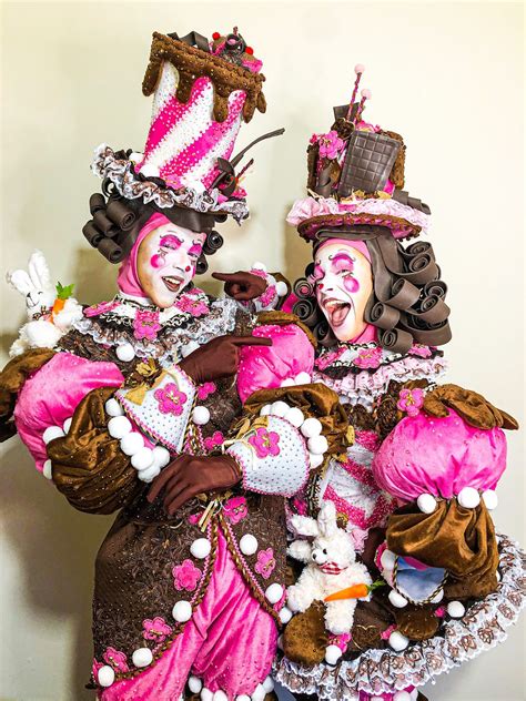 P Scoa No Hot Beach Ter Dj Coelho Pocket Show Tem Tico Oficina De Chocolate E Ca A Aos Ovos