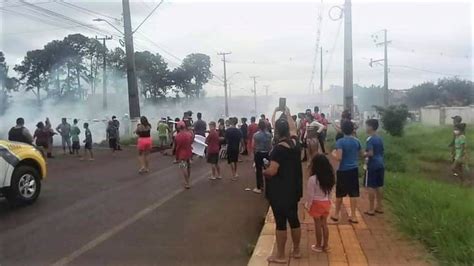 Moradores Fecham Avenida Andradina Em Protesto Por Mais Seguran A A