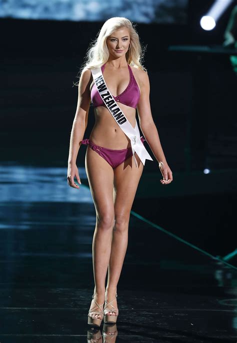 2015 Miss Universe Bikini Competition 09 GotCeleb