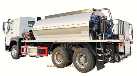 Customizable Famous Sinotruk Howo X Asphalt Distribution Truck