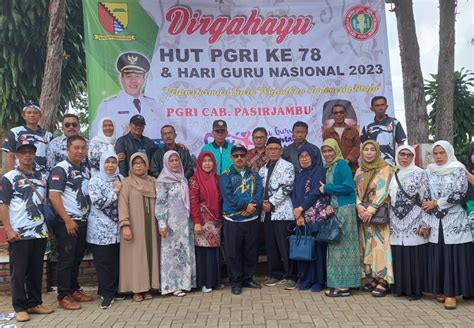 Gerak Jalan Sehat Warnai Peringatan Hgn Dan Hut Pgri Ke 78 Tingkat Kecamatan Pasirjambu Warta