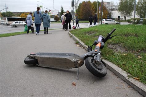 За Калужской заставой - Брошенные самокаты в ЮЗАО