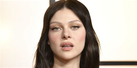 Nicola Peltz Beckham’s Brownie Batter Highlights Are A Spring Lift For Liquid Brunette’ Hair